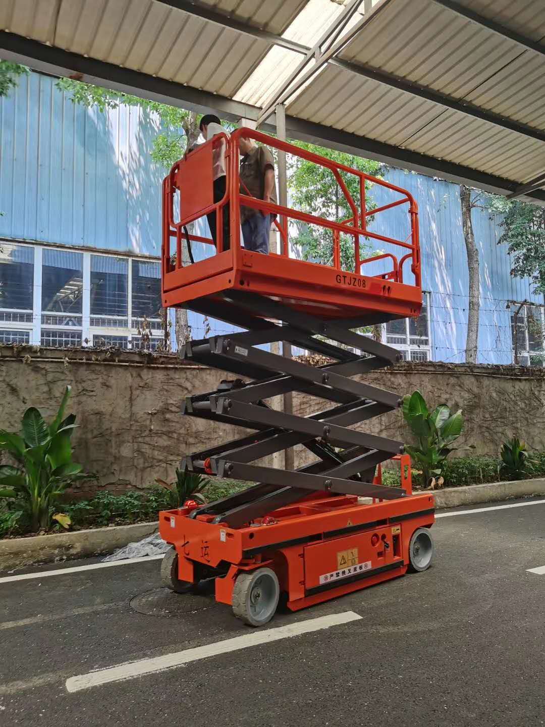 自行式升降机
